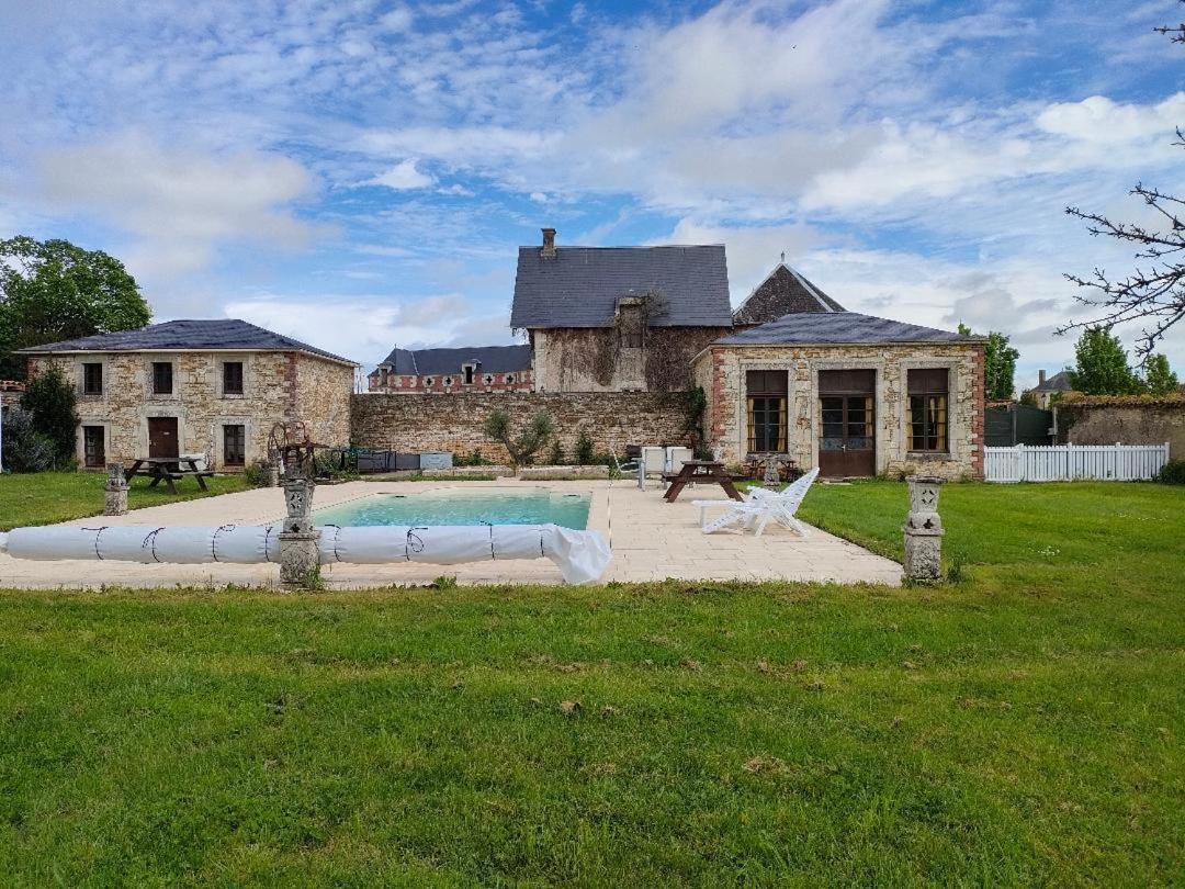 Chateau Le Puybelliard Bed & Breakfast Шантоне Екстериор снимка