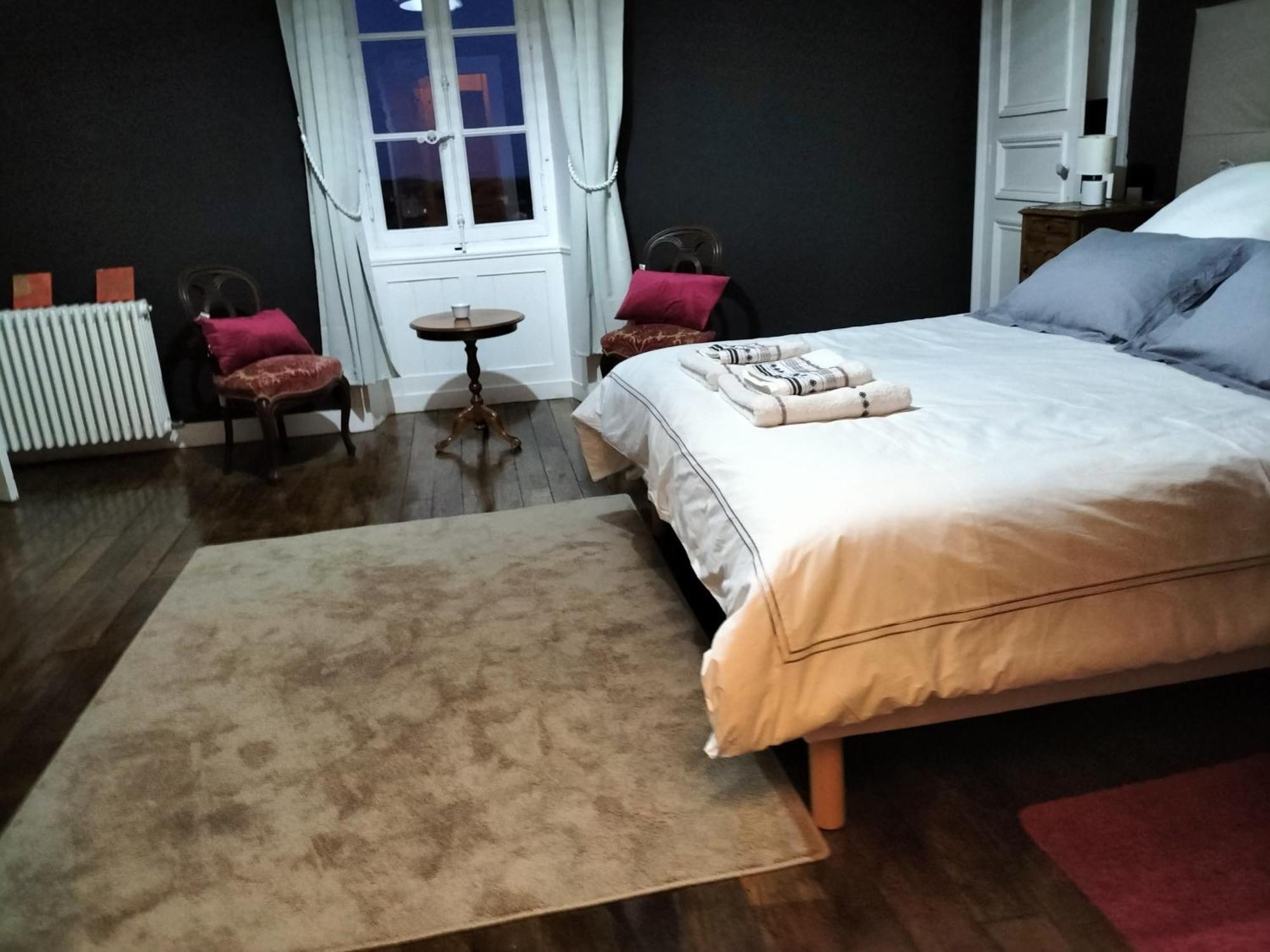Chateau Le Puybelliard Bed & Breakfast Шантоне Екстериор снимка