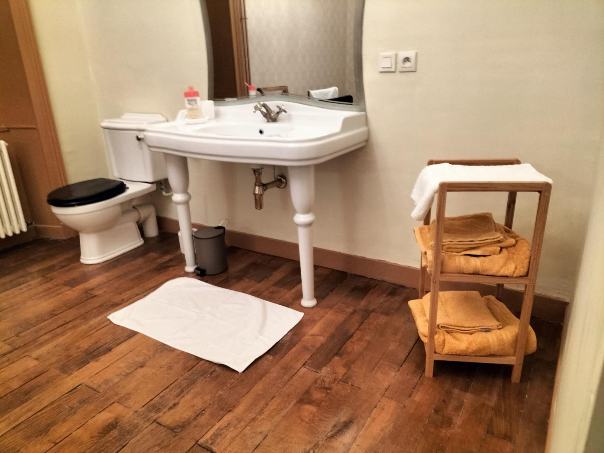 Chateau Le Puybelliard Bed & Breakfast Шантоне Екстериор снимка