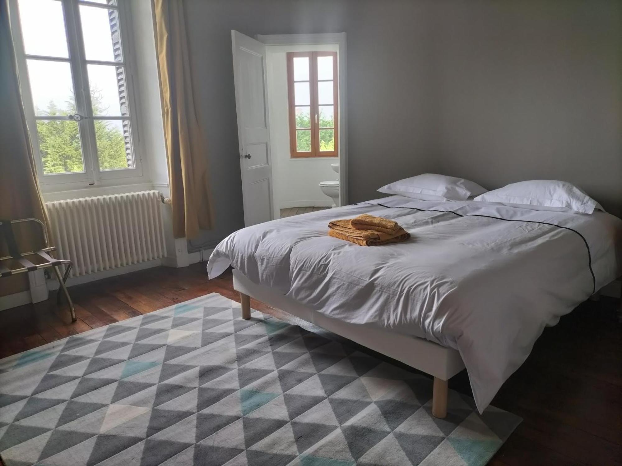 Chateau Le Puybelliard Bed & Breakfast Шантоне Екстериор снимка