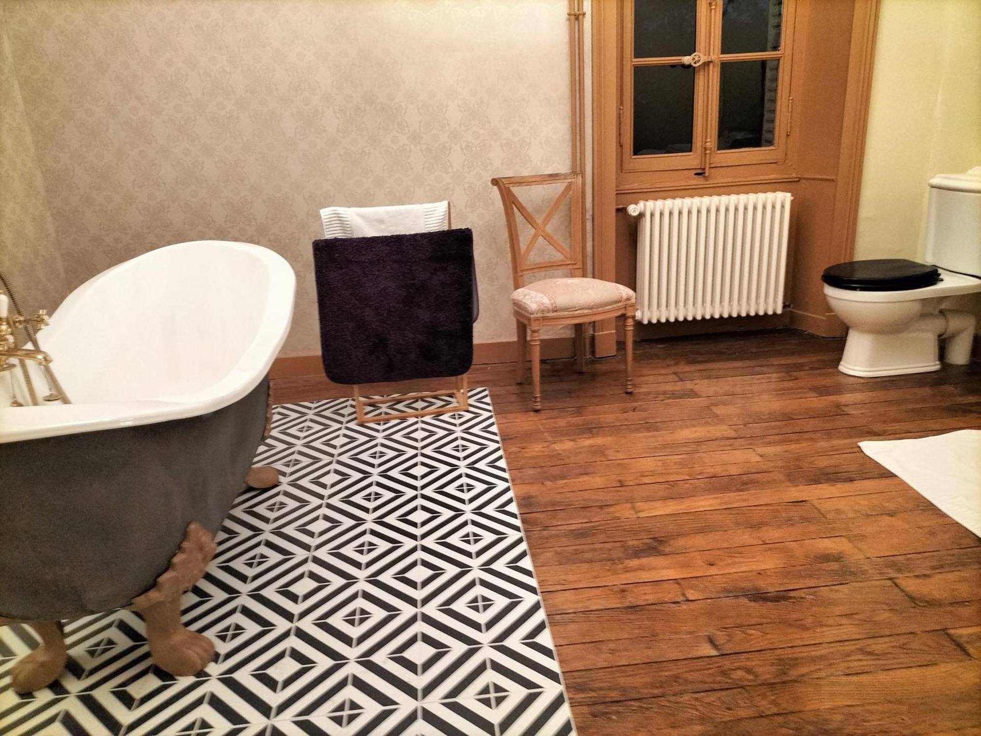 Chateau Le Puybelliard Bed & Breakfast Шантоне Екстериор снимка